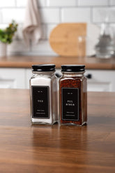 Mienda Home 2'li Cam Baharatlık Seti Kapaklı Siyah Etiketli Baharatlık Takımı Mh00syh02