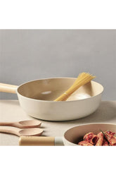 Fika Alüminyum Döküm Wok Tava 26 cm, açık renk, ahşap saplı, mutfak kullanımı için ideal
