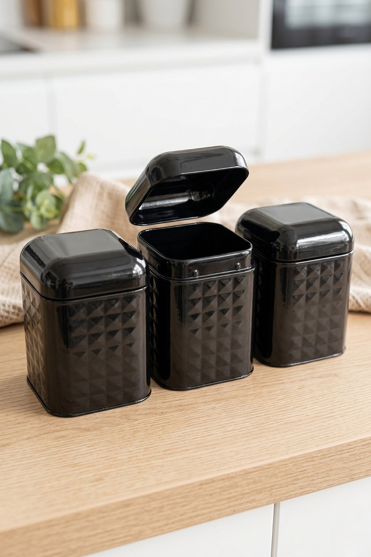 Evle 3'lü Set Kabartmalı Metal Saklama Kabı 1.3 lt Erzak Kutusu 10.8x10.8x11.8 cm Siyah