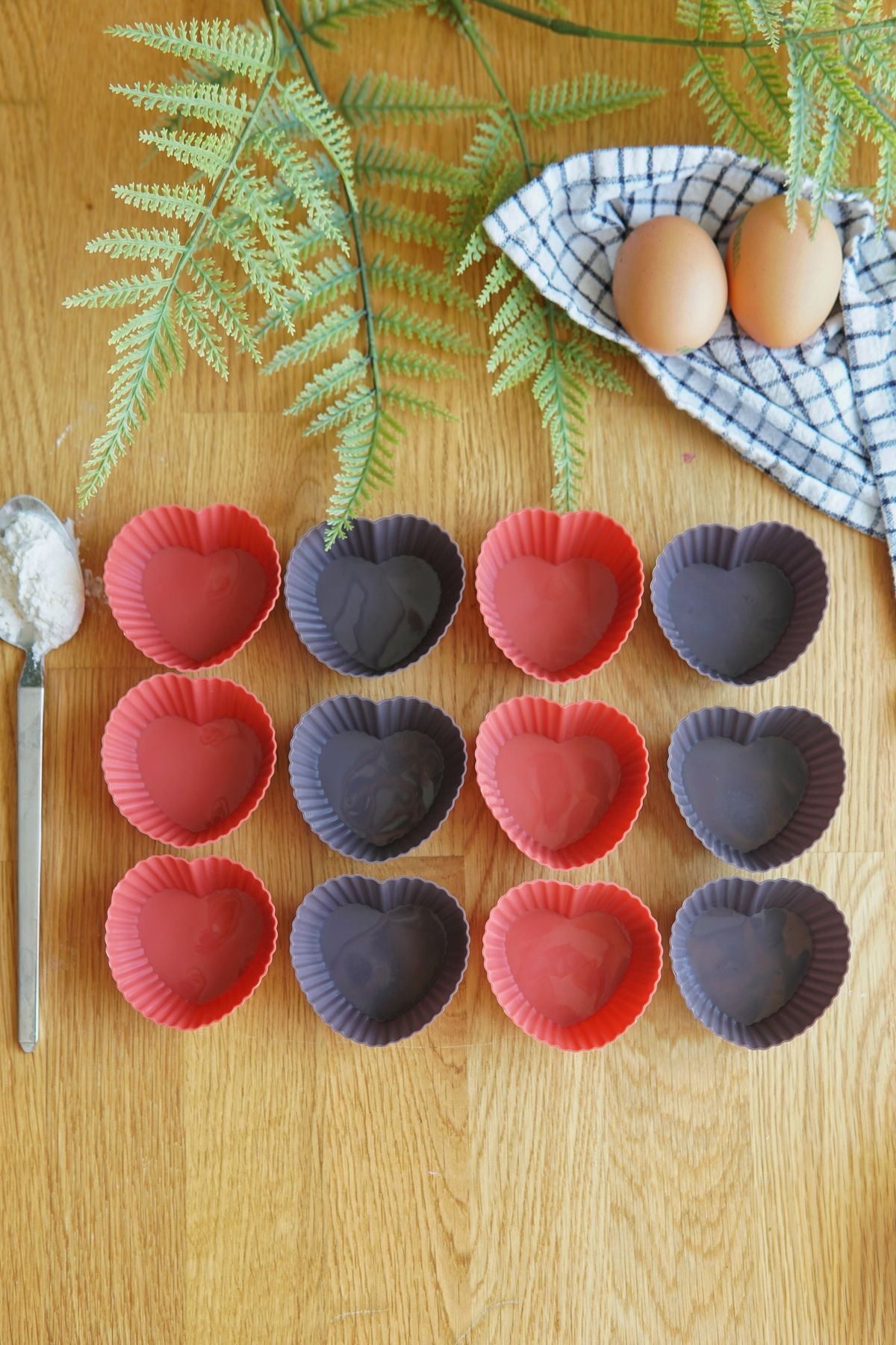 12'li Kalp Şekilli Silikon Muffin Kalıbı, Platinum Silikon