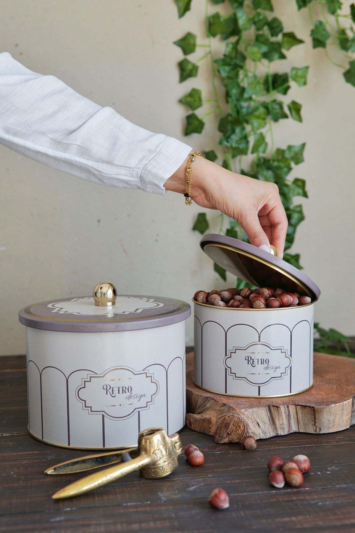 Retro Desenli Metal Saklama Kabı Seti - 2'li Set (1,3 Lt - 2,9 Lt) ERB53U6