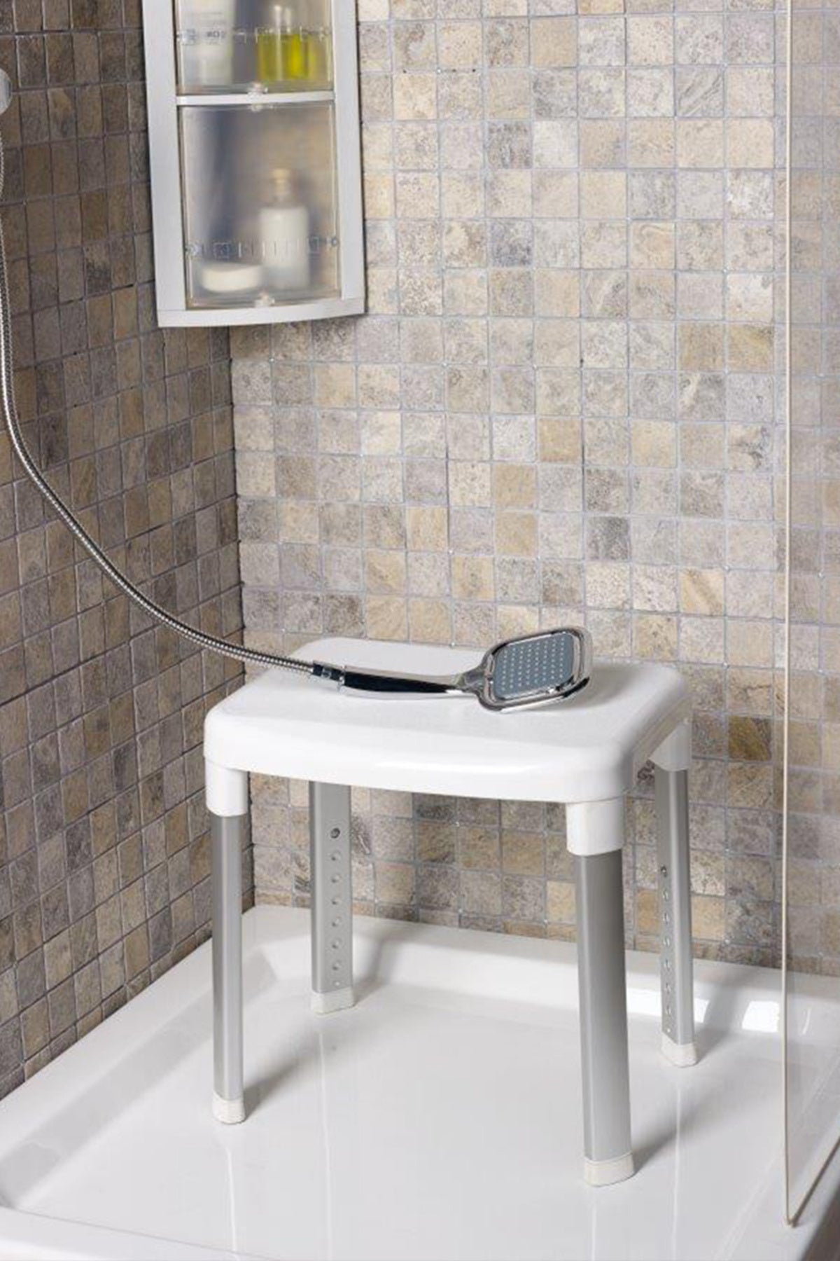 Cappadocıa Paslanmaz Aluminyum Geniş Yüzeyli Banyo Taburesi 130 Kg Taşıma Kapasitesi