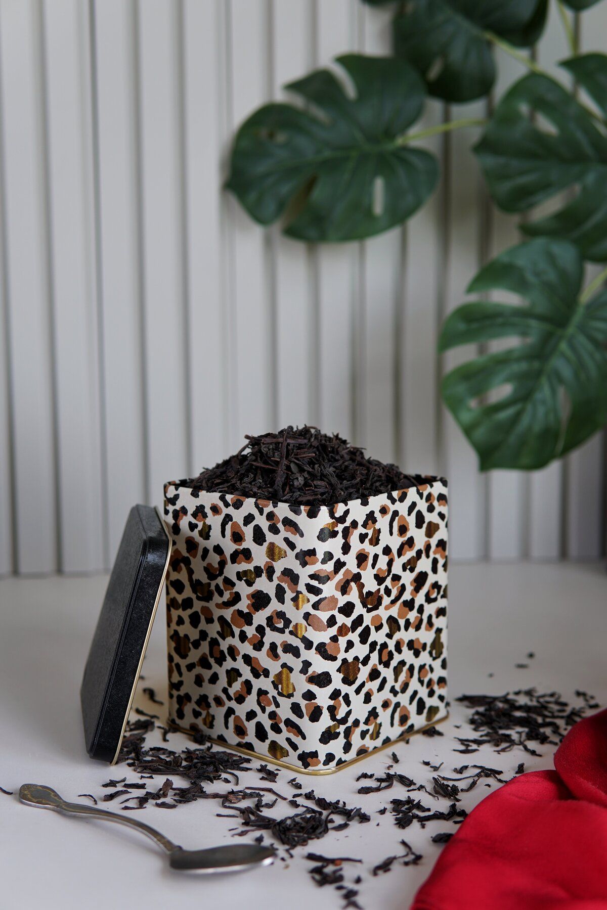 Er024-v4 Leo Desenli Kare Metal Saklama Kabı 12x12 Cm