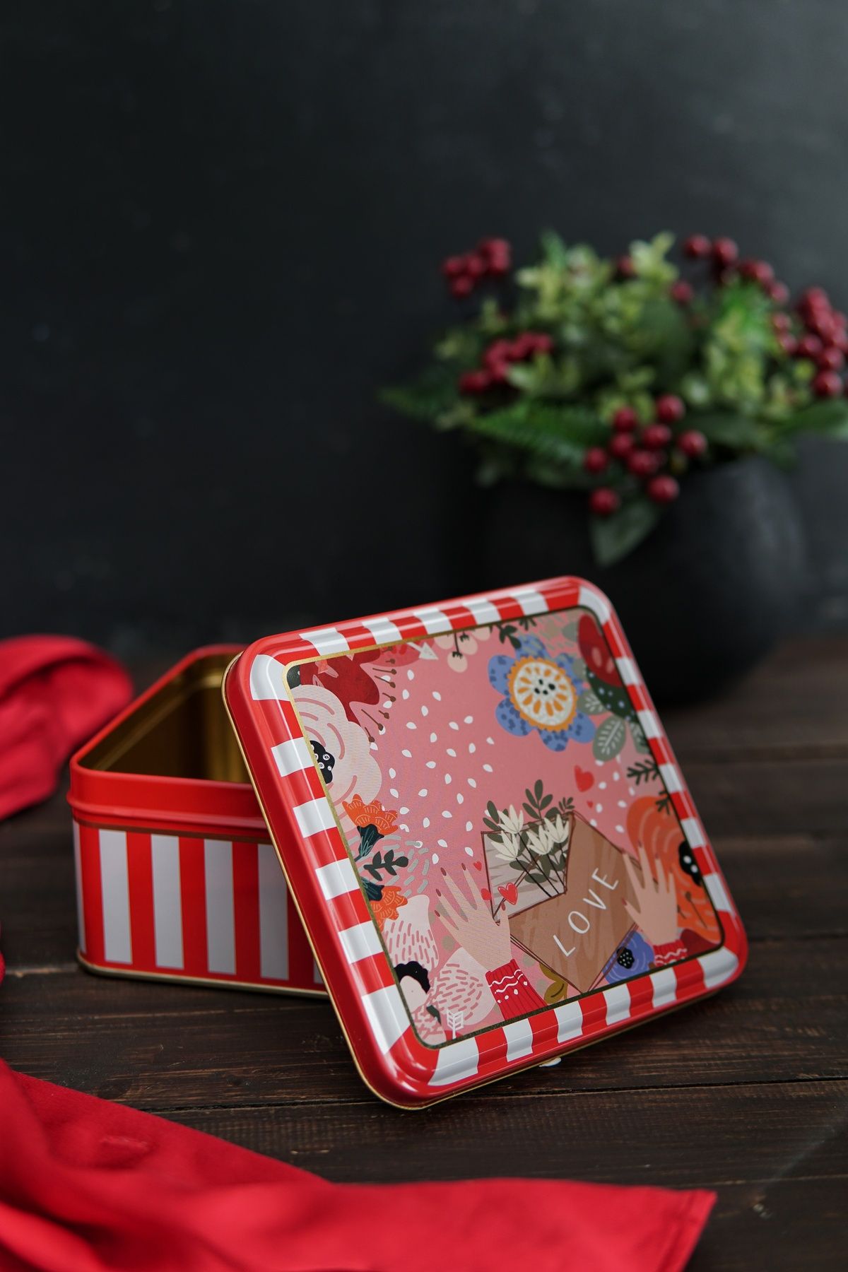 3 Lü Sevgi Temalı, 2 lt  + 1,1 lt + Ø31.5 Cm Tepsi, Love Letter Erb575s