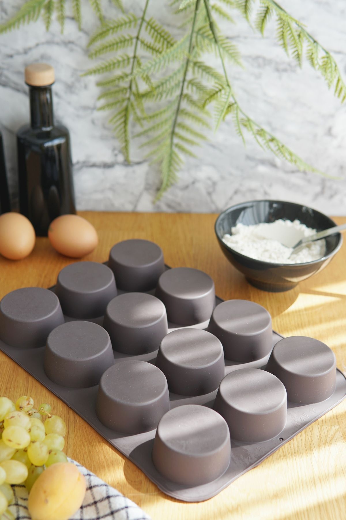 12'Li Silikon Muffin Kek Kalıbı, Platinum Silikon, Açık Gri