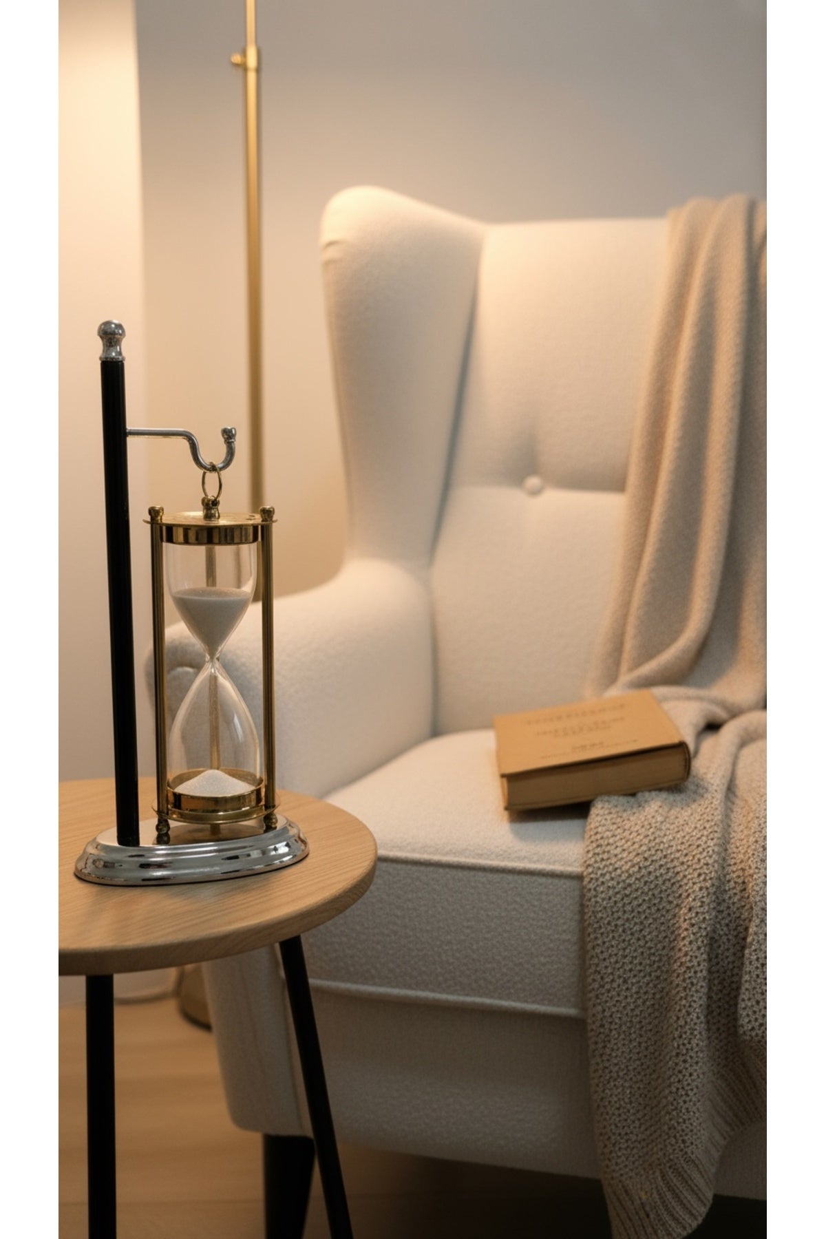 Evle Siyah Standlı Askılı Kum Saati 28 cm Altın Gümüş Detaylı Beyaz Kumlu Dekoratif Lüks Ofis Hediyelik