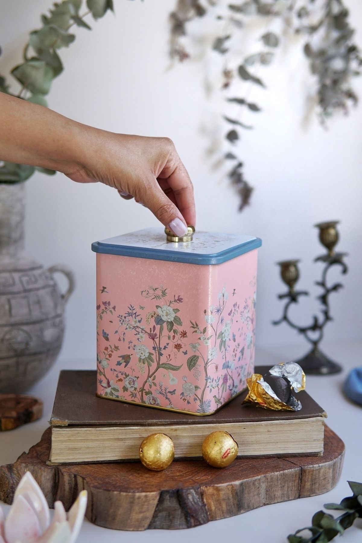 Er023-1g Botanica Pink Desenli Kare Metal Saklama Kabı 12x12 Cm