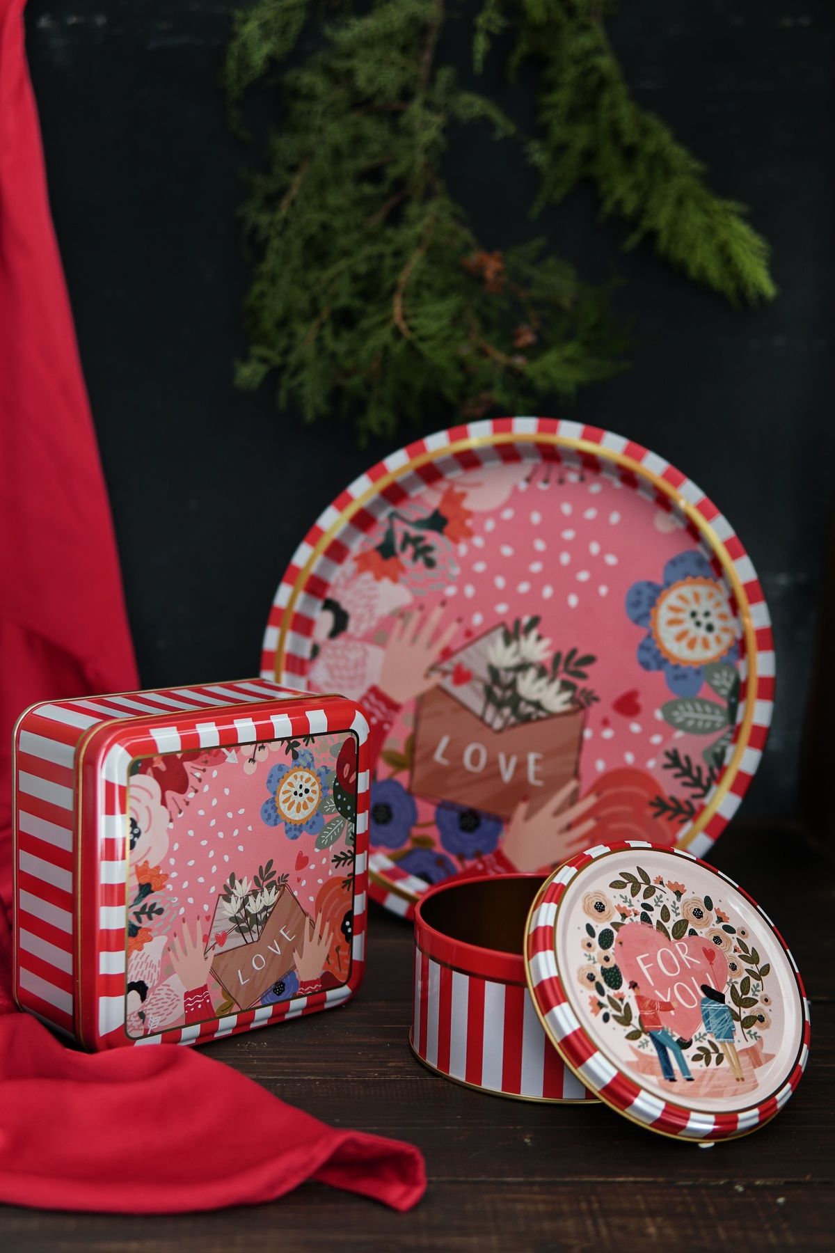 3 Lü Sevgi Temalı, 2 lt  + 1,1 lt + Ø31.5 Cm Tepsi, Love Letter Erb575s