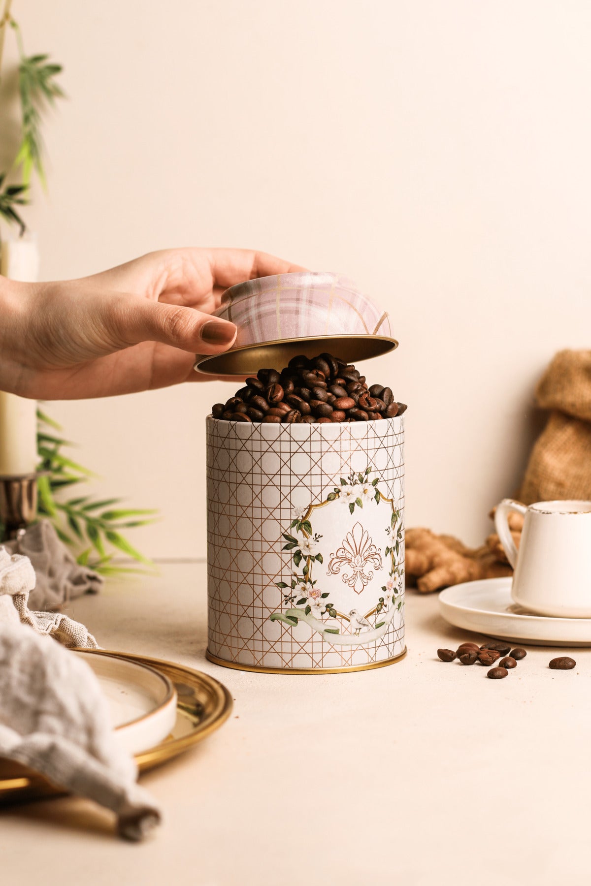 Yuvarlak Metal Saklama Kabı, Ø 9 x 11 cm, Kubbe Kapak, 0,6 lt