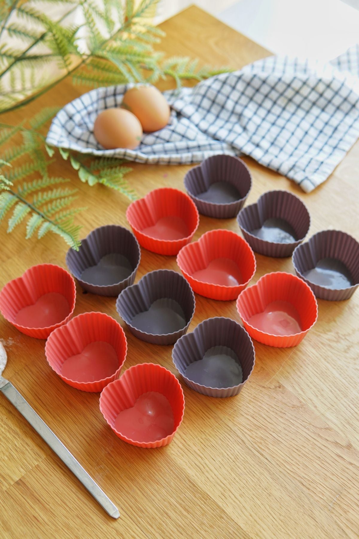 12'li Kalp Şekilli Silikon Muffin Kalıbı, Platinum Silikon