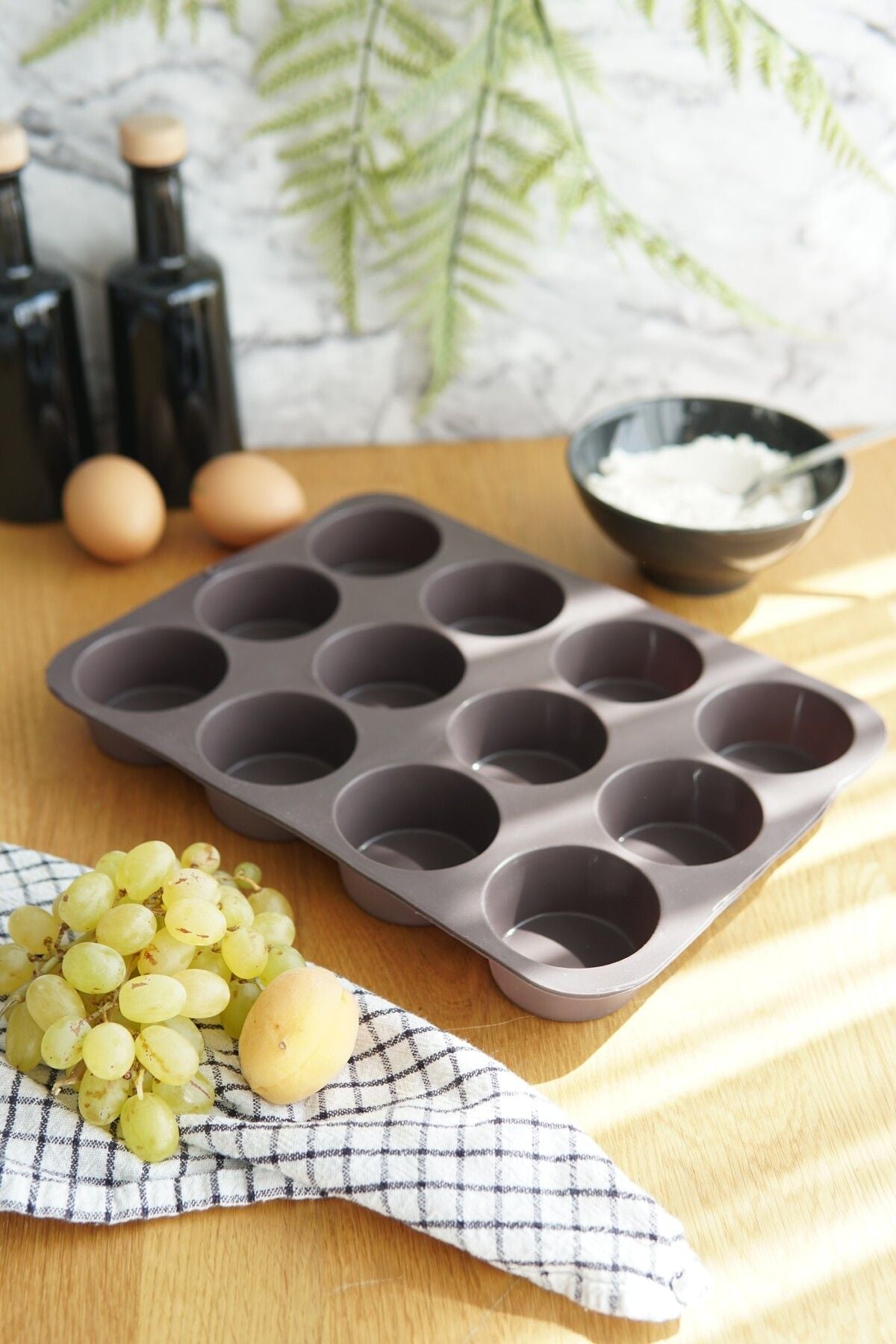 12'Li Silikon Muffin Kek Kalıbı, Platinum Silikon, Açık Gri