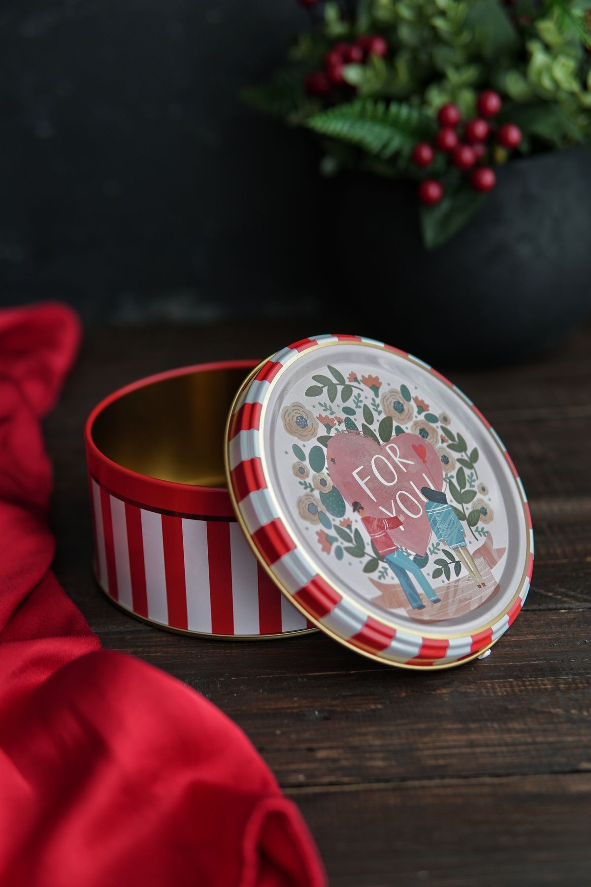3 Lü Sevgi Temalı, 2 lt  + 1,1 lt + Ø31.5 Cm Tepsi, Love Letter Erb575s