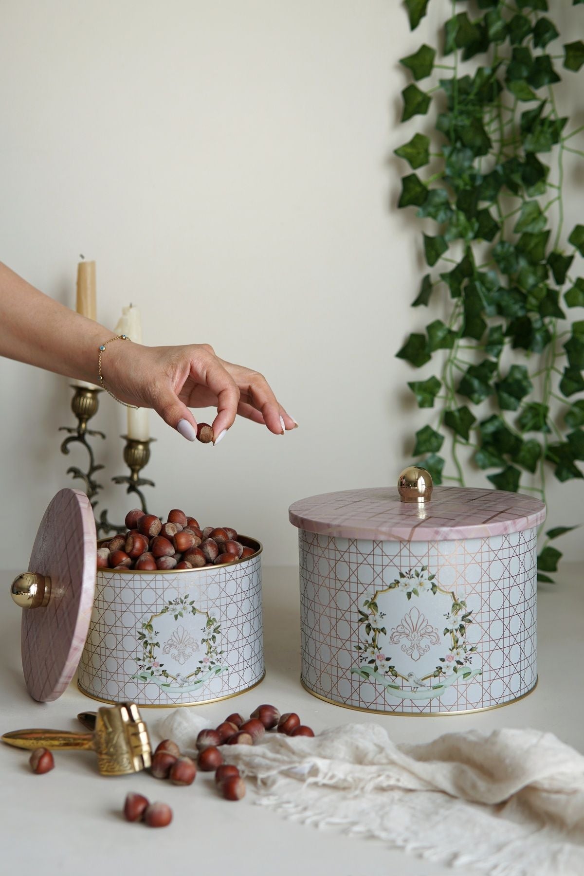 Rosy Desenli Metal Saklama Kabı Seti - 2'li Set (1,3 Lt - 2,9 Lt) ERB53U7