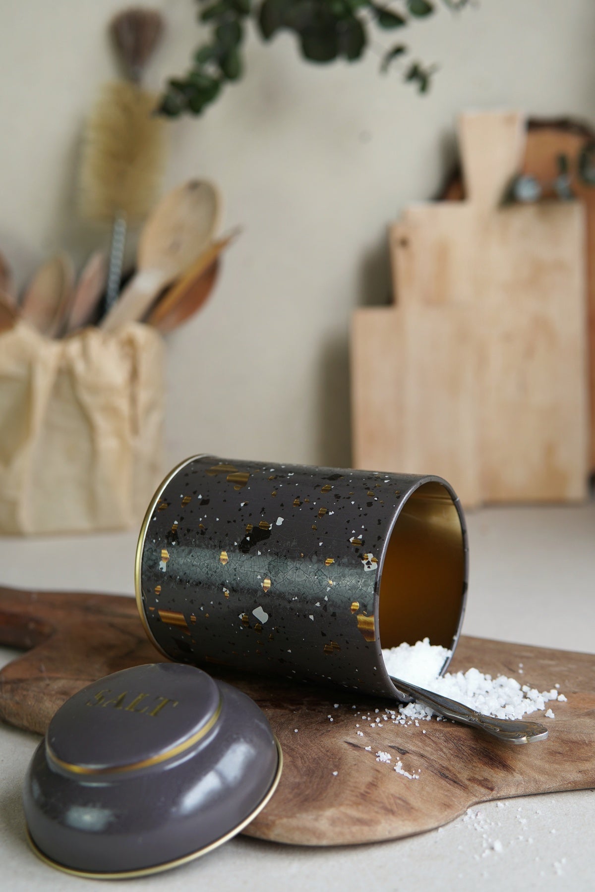 Yuvarlak Metal Saklama Kabı, Ø 9 x 11 cm, Kubbe Kapak, 0,6 lt