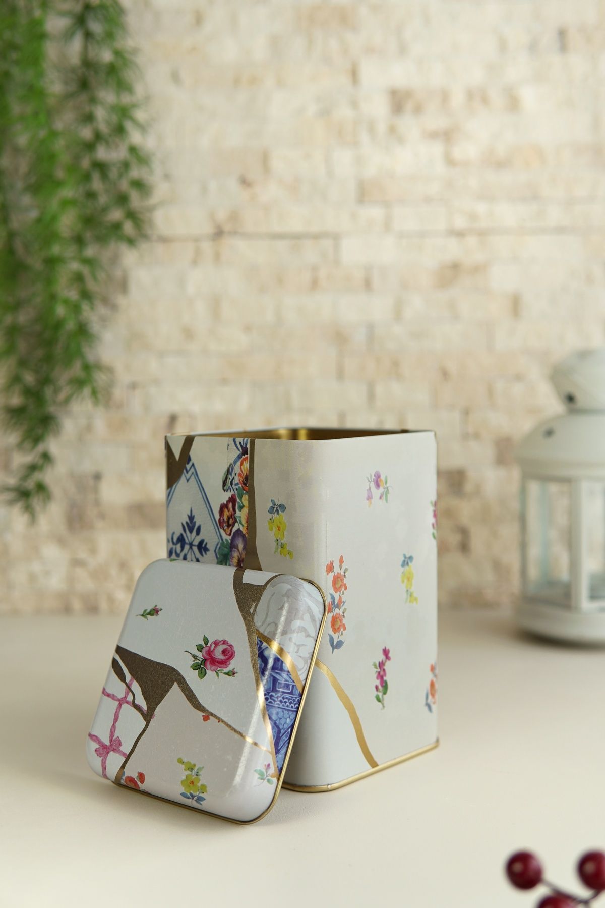 Er022-3ı Kint Sugi Rose Desenli Kare Metal Saklama Kabı 11x11 Cm