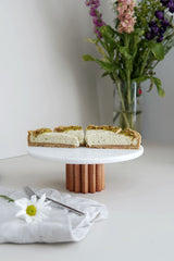 Fanuslu Kek Standı Ruffles Ayak, Beyaz Mermer, 25 cm