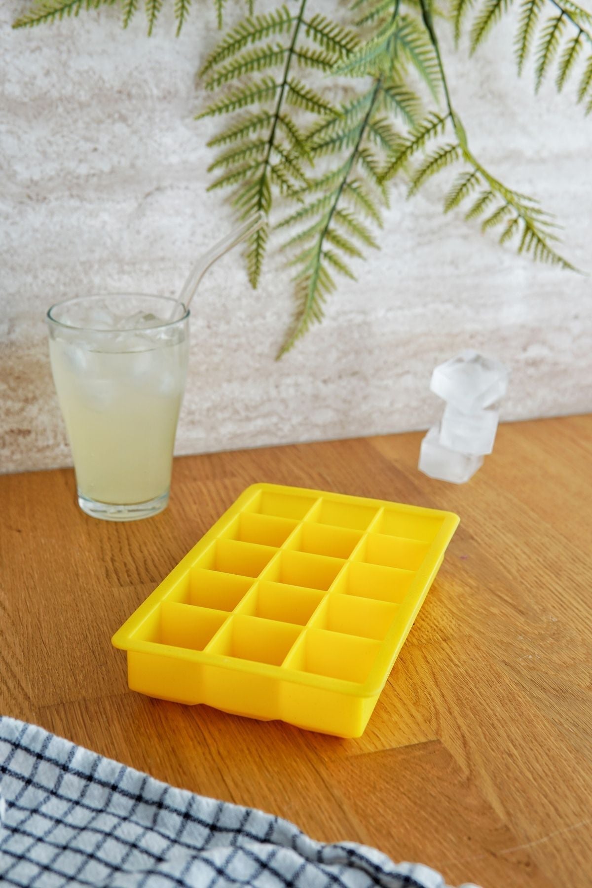 Silikon Buz Kalıbı, Silikon Kare Buzluk, Platinum Silikon, 12 x 19 x 3,5 cm, Sarı