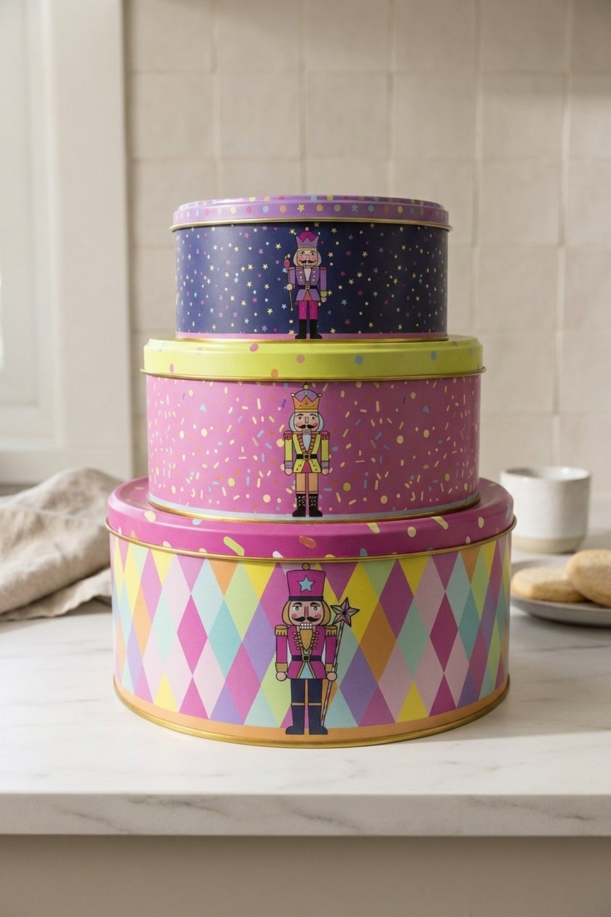 Evle Kapaklı Metal Yuvarlak Saklama Kutusu 3'lü Set Düzenleyici 21,5 17,5 14 cm / Neon Nutcracker