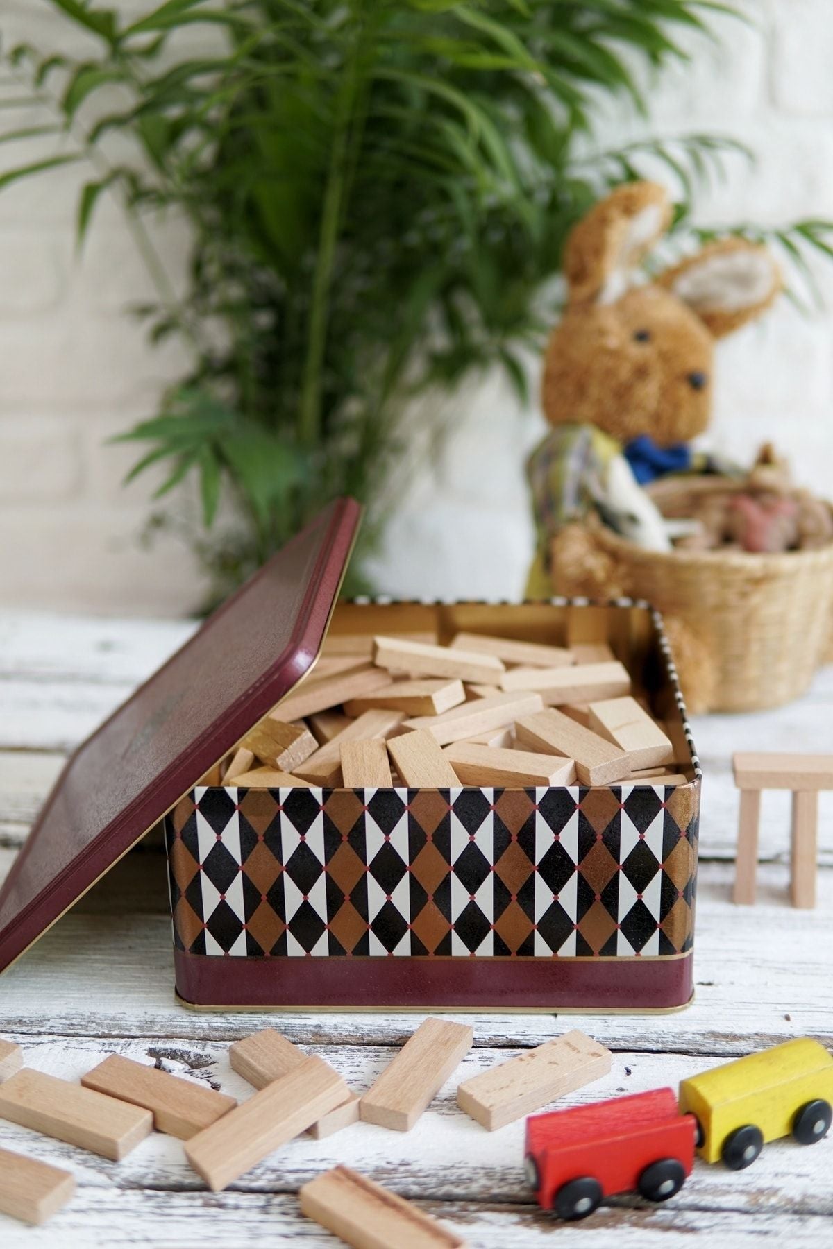 Er029-t8 Circus Desenli Kare Metal Saklama Kabı 24x24 Cm