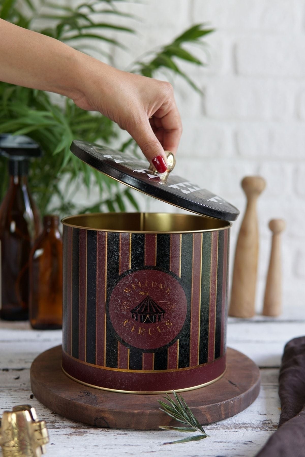 Circus Desenli Yuvarlak Metal Saklama Kabı, Erzak Saklama Kabı - Organizer 14 Cm X 12,5 Cm Er142-9e