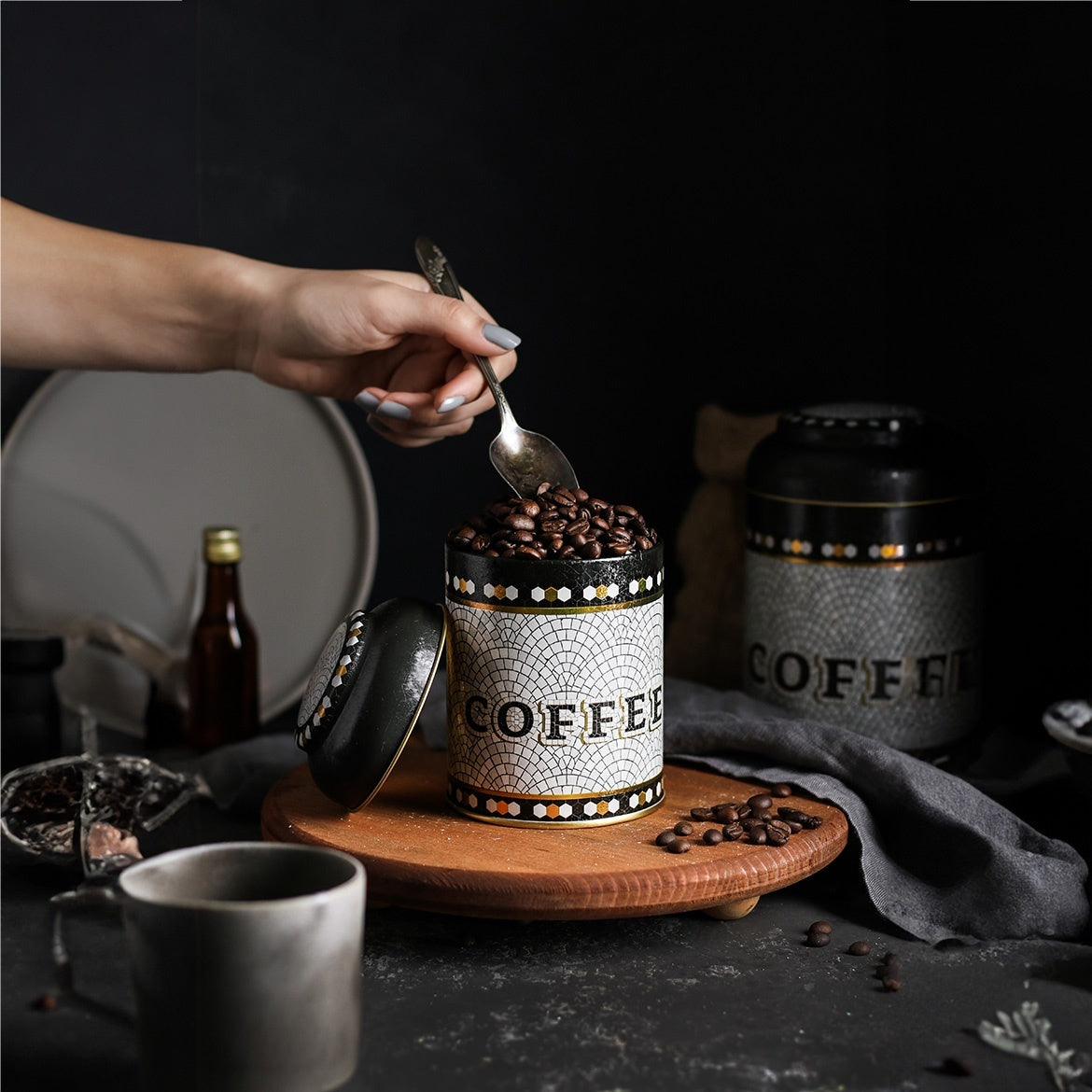 Yuvarlak Metal Saklama Kabı, Ø 9 x 11 cm, Kubbe Kapak, 0,6 lt