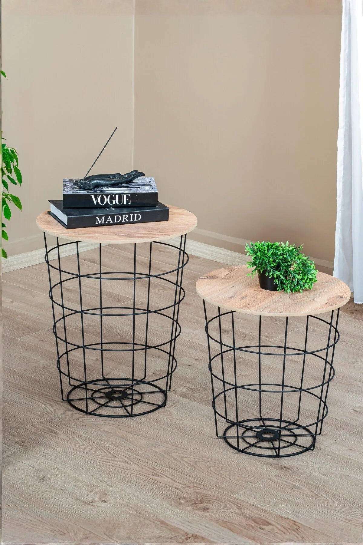 2'li Kedi Yuvalı Sepet Sehpa Takımı, Minderli Metal Orta Sehpa, Ahşap Tablalı Kedi Yatağı