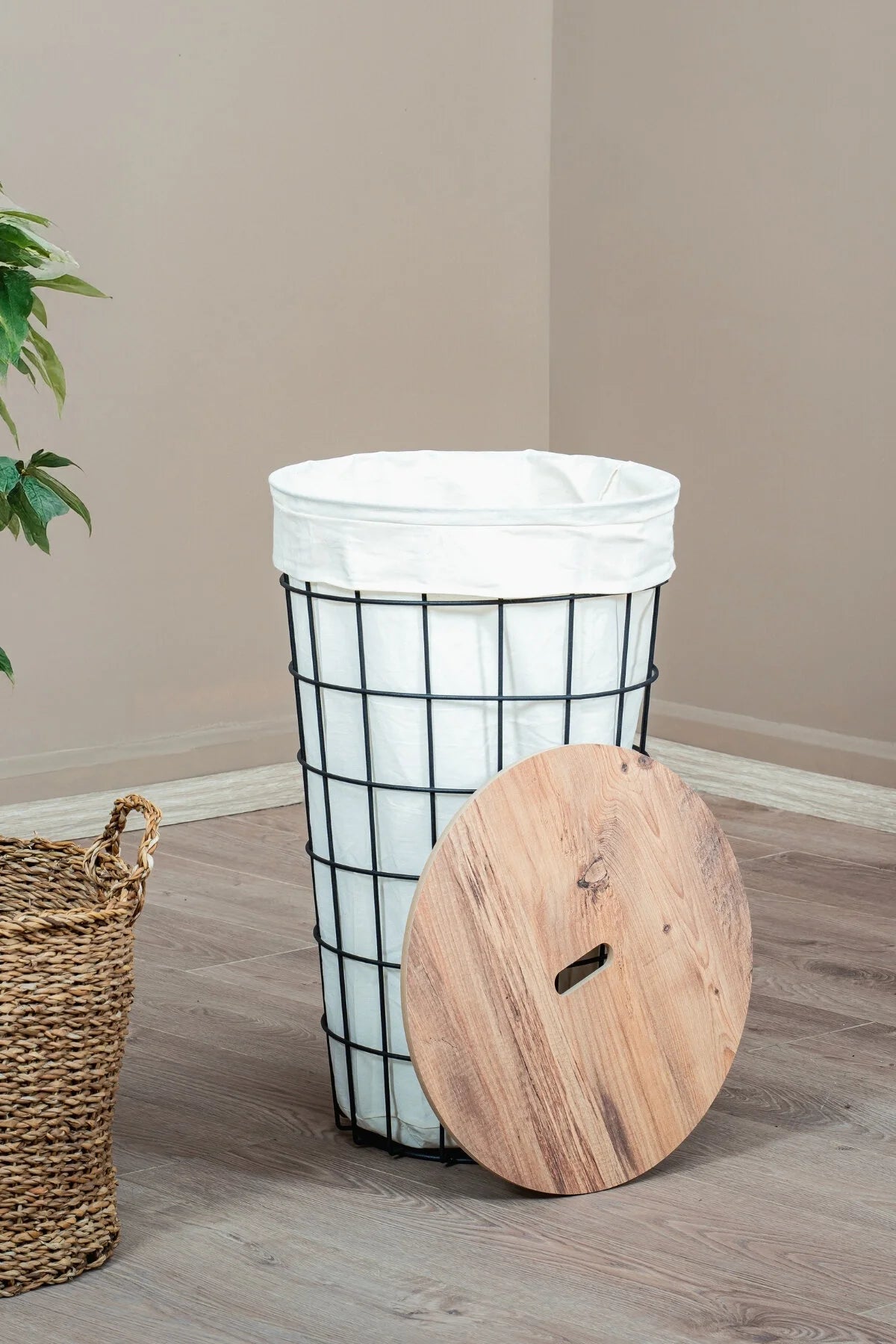 Dekoratif Yuvarlak Çamaşır Sepeti Metal Gövdeli Bez Torbalı Kirli Sepeti