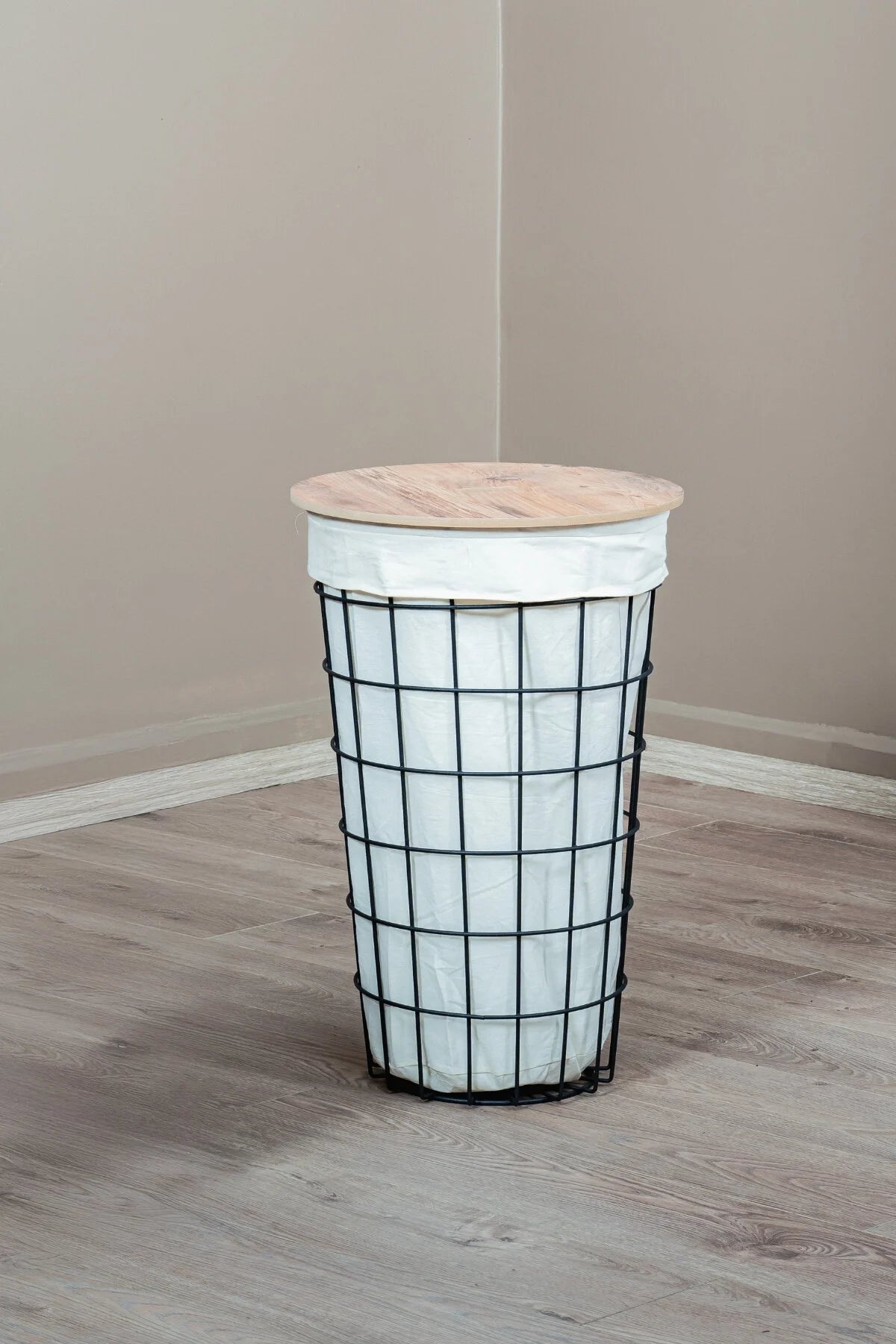 Dekoratif Yuvarlak Çamaşır Sepeti Metal Gövdeli Bez Torbalı Kirli Sepeti