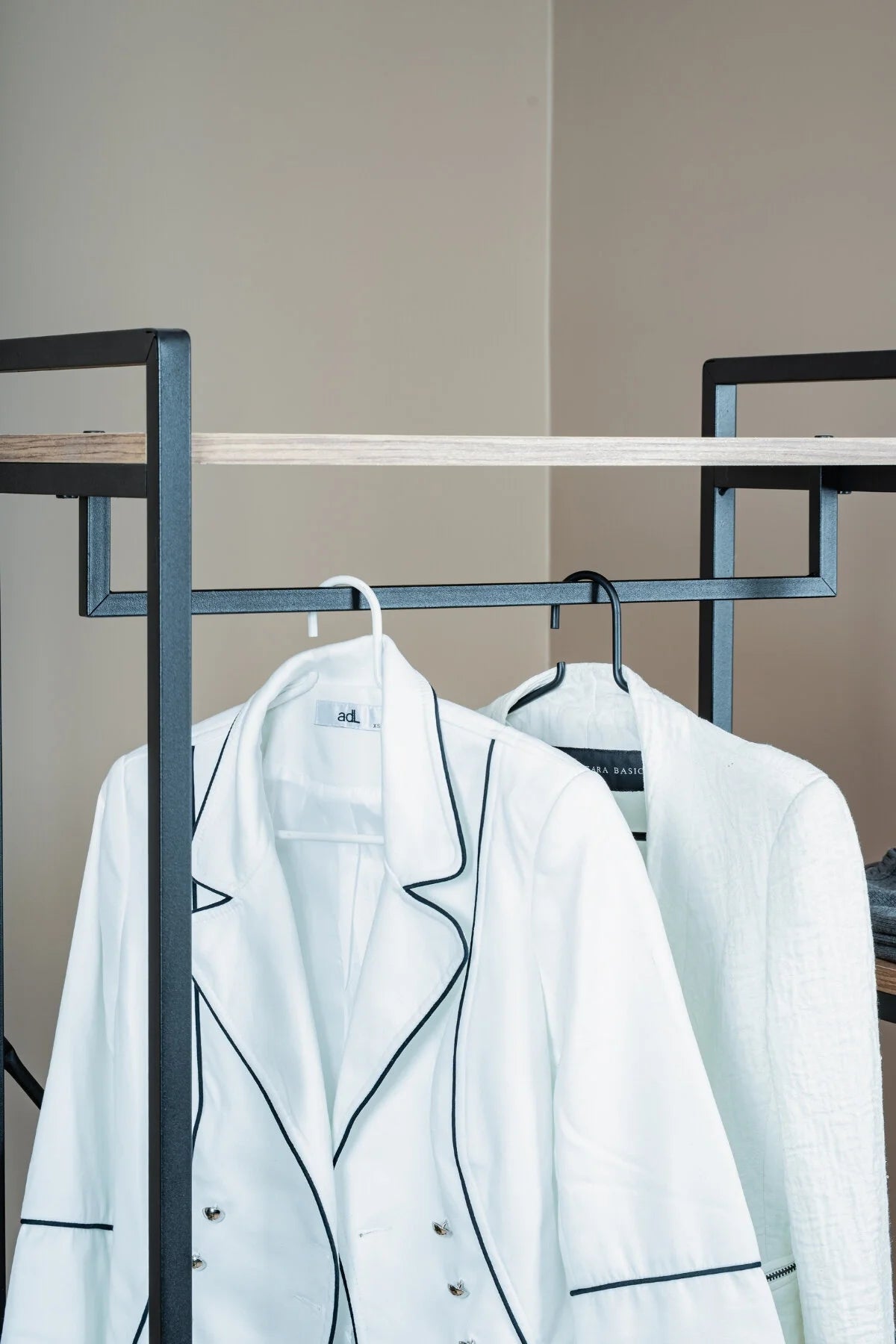 Çok Amaçlı Ayaklı Askılık, 5 Raflı Geniş Kapasiteli Elbise Dolabı, Modern Portmanto ve Kitaplık